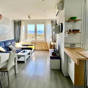 espectacular-apartamento-junto-al-mar-con-piscina-en.1costadelsol.com/